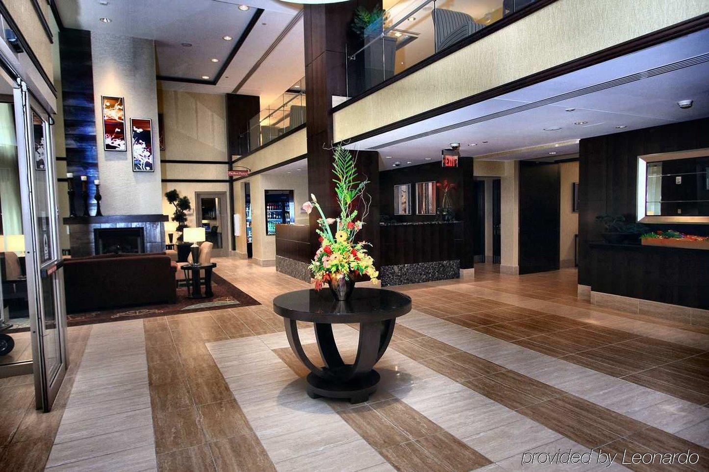 Hilton Garden Inn Bethesda Downtown Beltér fotó